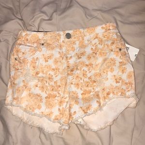 Patterned denim shorts